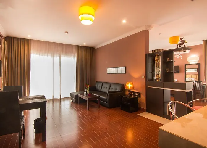 Crown Angkor & 4*