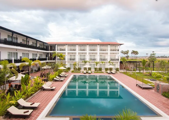 Crown Angkor & 4*