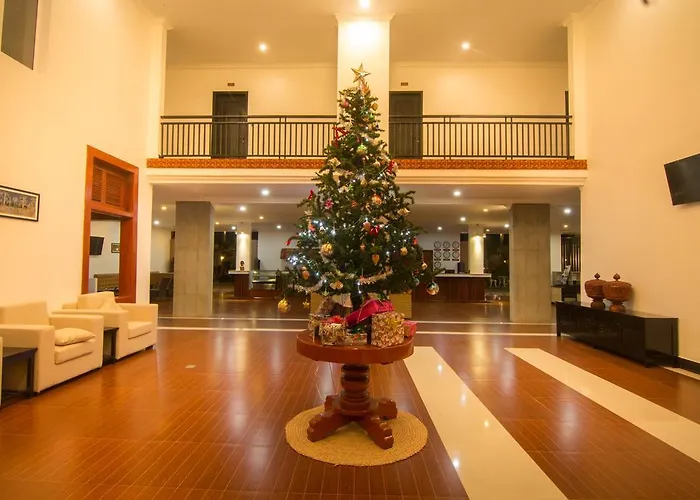 Crown Angkor & 4*