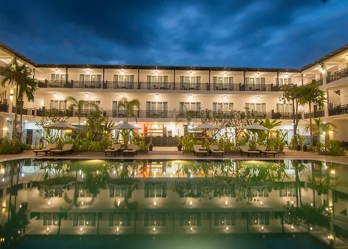 Crown Angkor & 4*