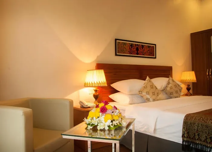Crown Angkor & 4*